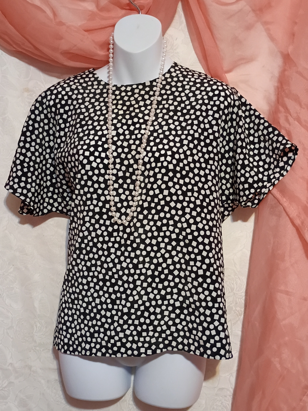 Graff Ladies Black & White Geometric Flutter Sleeve Blouse Sz M